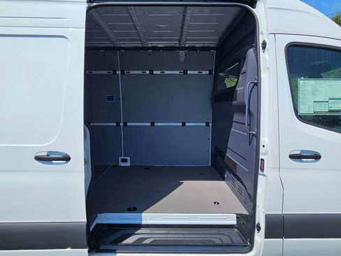 New 2024 Mercedes-Benz eSprinter 170 Cargo image 27