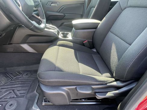Used 2024 Chevrolet Colorado LT w/ LT Convenience Package RWD image 12