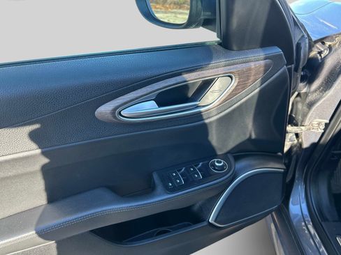 Used 2017 Alfa Romeo Giulia Ti w/ TI Performance Package image 11