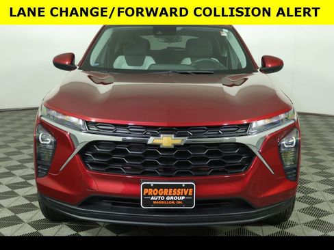 Used 2024 Chevrolet Trax LS w/ LS Convenience Package image 7