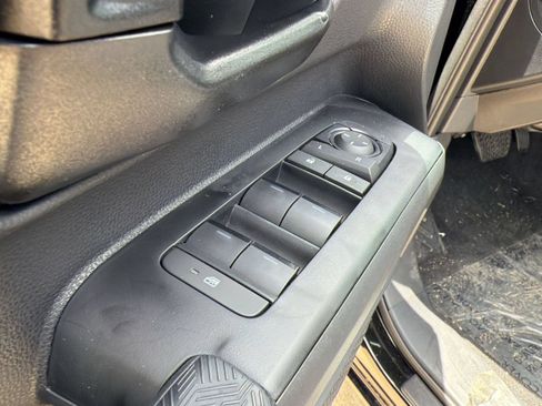 Used 2025 Toyota Tacoma SR5 AWD/4WD image 13