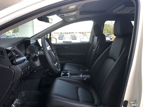 Used 2023 Honda Odyssey Touring image 9