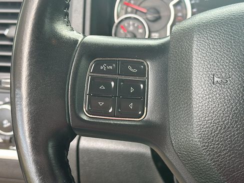 Used 2019 RAM 1500 Classic SLT AWD/4WD image 32