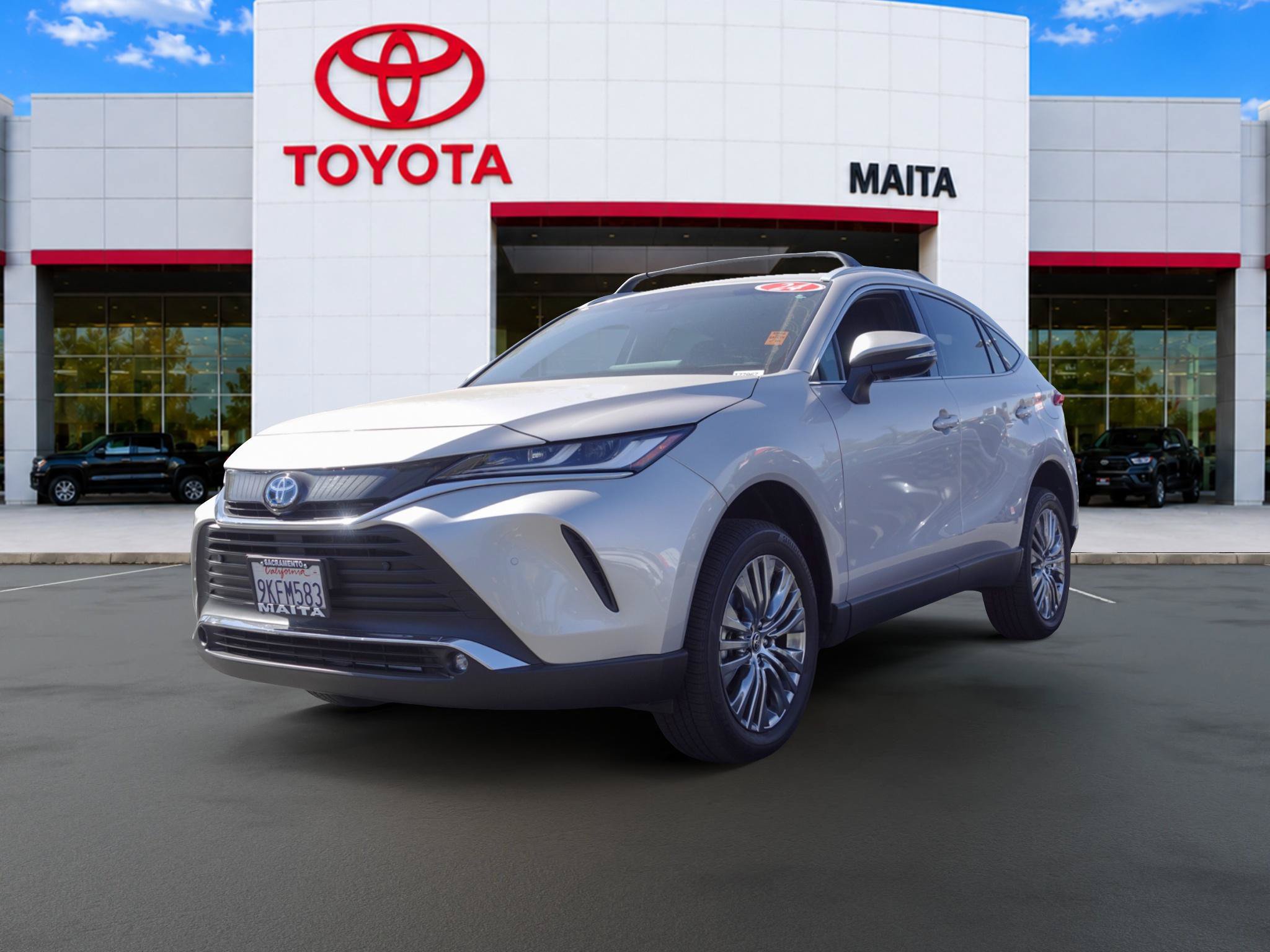 Used 2024 Toyota Venza XLE AWD/4WD image 7