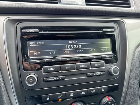 Used 2014 Volkswagen Passat 1.8T Wolfsburg Edition image 13