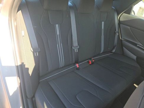Certified 2025 Hyundai Elantra SEL image 21