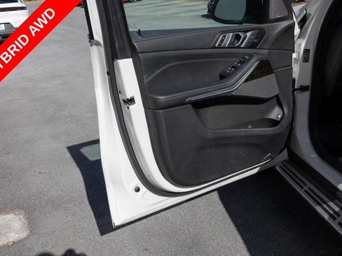 Used 2024 BMW X5 xDrive50e AWD/4WD image 10