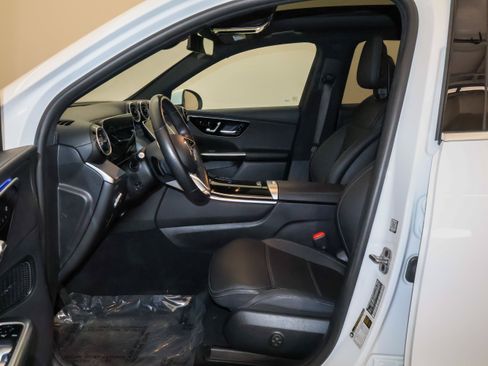 Used 2023 Mercedes-Benz GLC 300 4MATIC image 15