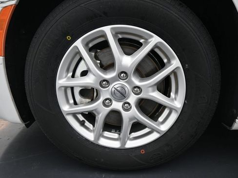 Used 2023 Chrysler Voyager LX FWD image 14