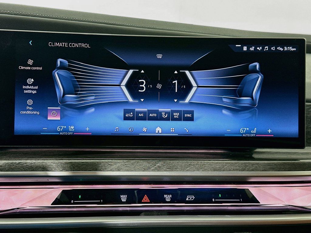 Certified 2024 BMW 760i xDrive AWD/4WD image 16