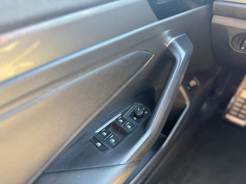 Used 2019 Volkswagen Jetta GLI FWD image 25