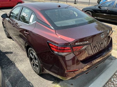 Used 2025 Nissan Sentra SV FWD image 9