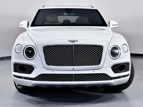 Used 2018 Bentley Bentayga image 7