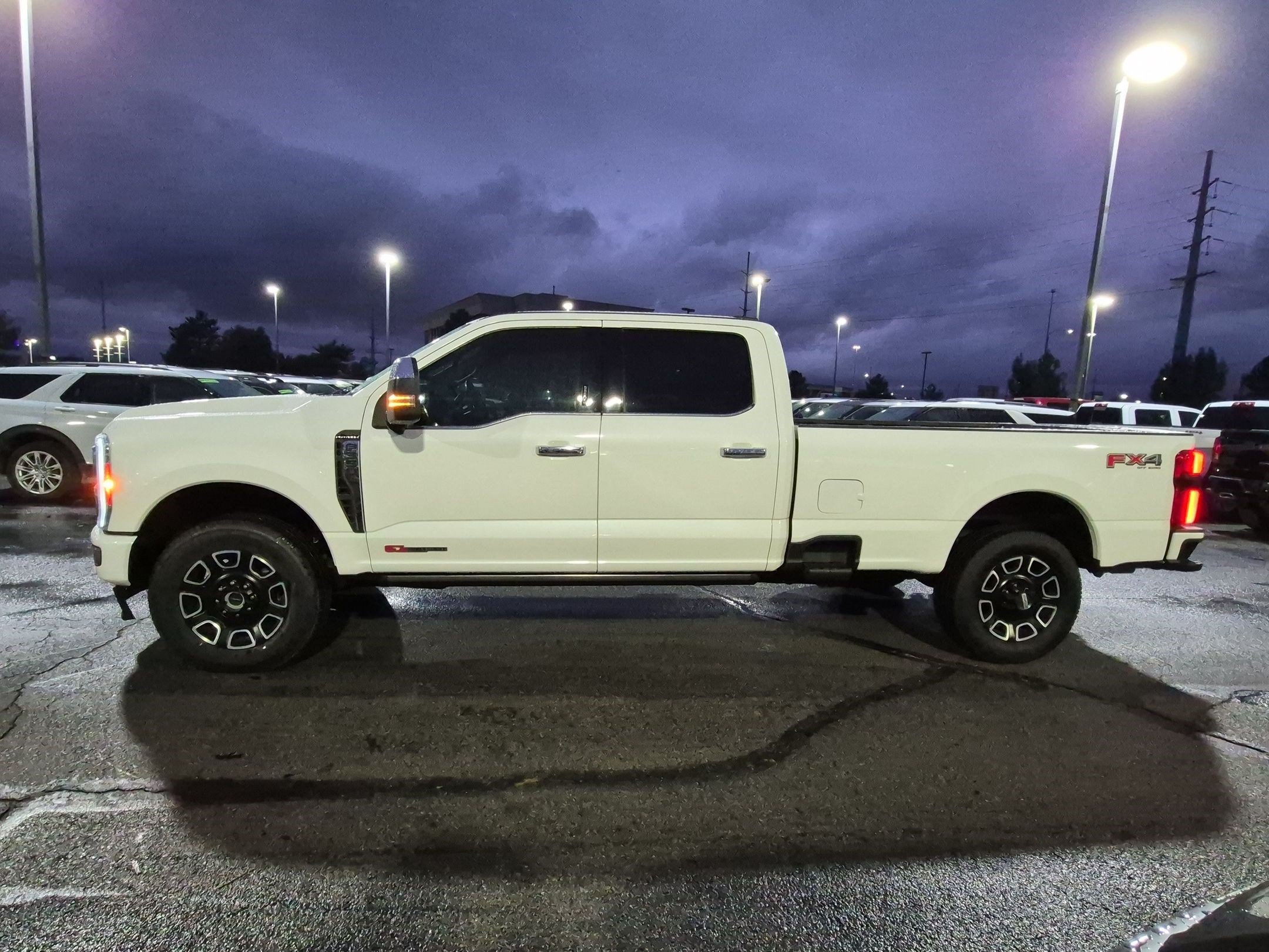 Used 2023 Ford F350 Platinum AWD/4WD image 9