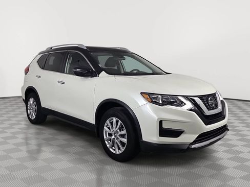 Used 2020 Nissan Rogue SV FWD image 2