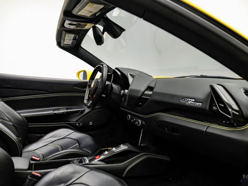 Used 2017 Ferrari 488 Spider image 65