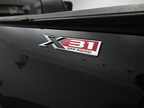 Used 2020 GMC Sierra 1500 SLT w/ SLT Premium Package image 11