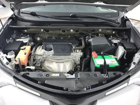 Used 2018 Toyota RAV4 LE AWD/4WD image 30