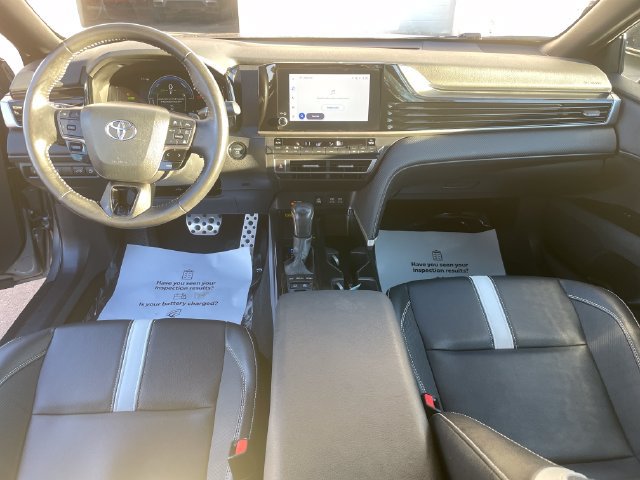 Used 2025 Toyota Camry SE FWD image 13