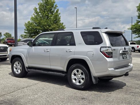 Used 2019 Toyota 4Runner SR5 RWD image 11