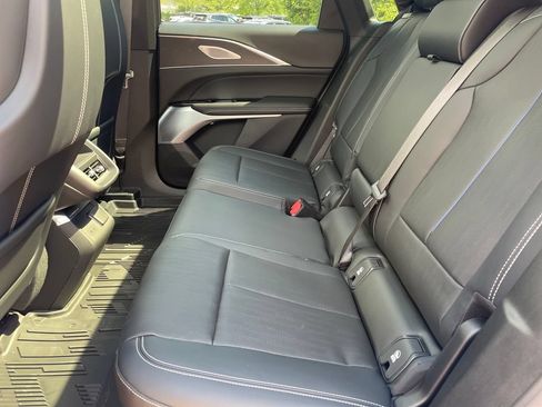 Used 2024 Cadillac Lyriq Sport w/ LPO, Floor Liner Package AWD/4WD image 11