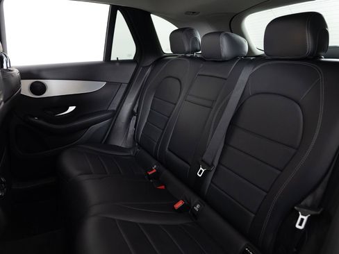 Used 2019 Mercedes-Benz GLC 300 4MATIC w/ Premium Package image 17