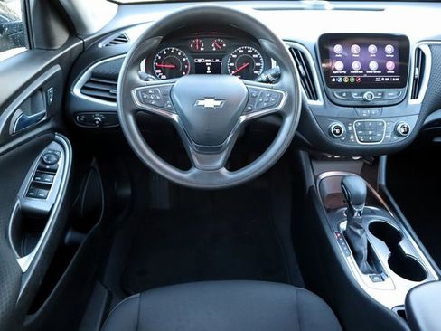 Used 2023 Chevrolet Malibu LT image 4