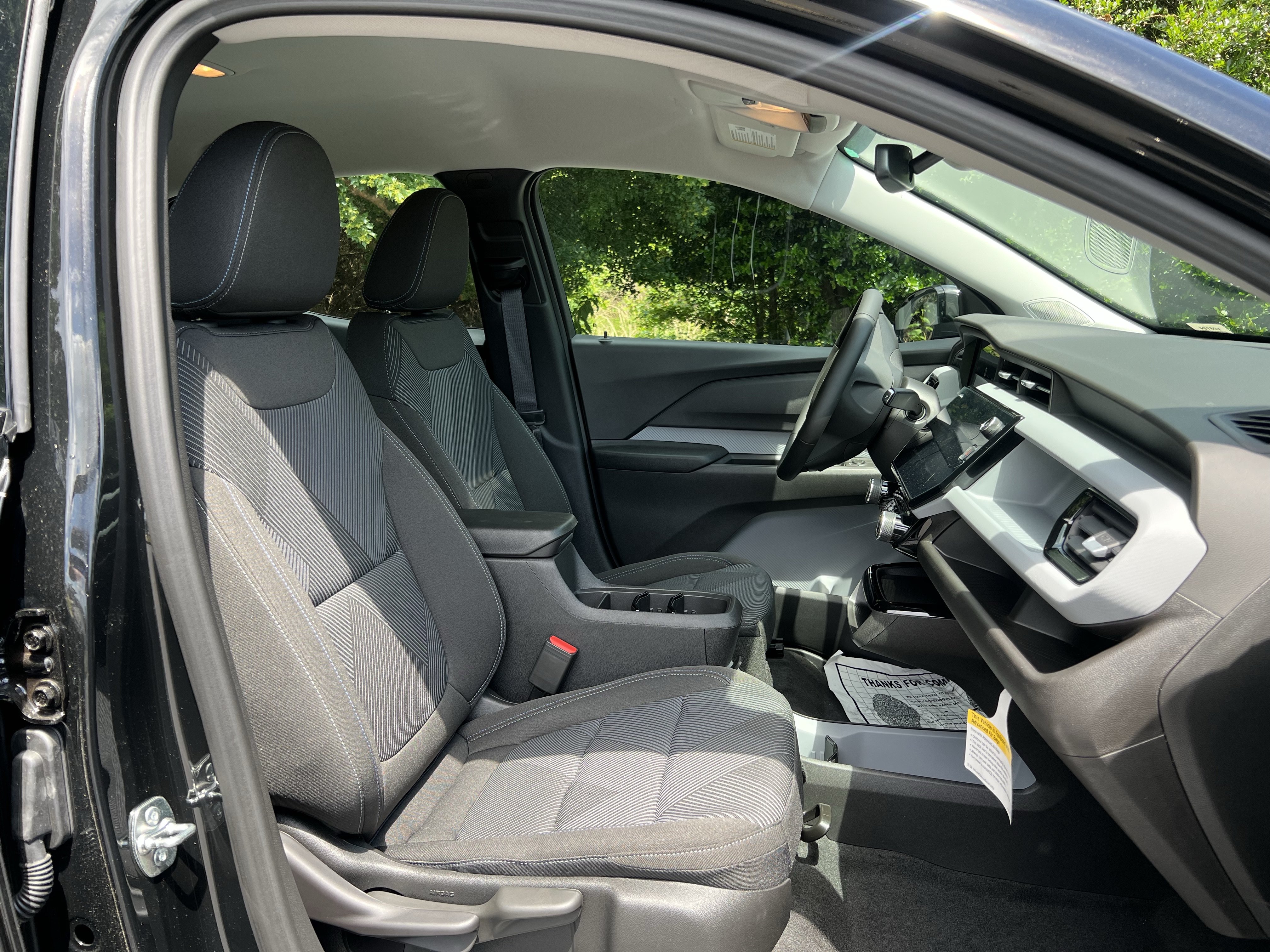New 2027 Chevrolet Bolt LT w/ Comfort Package FWD image 31