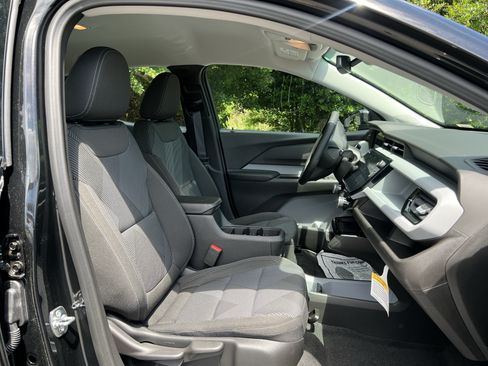 New 2027 Chevrolet Bolt LT w/ Comfort Package FWD image 31