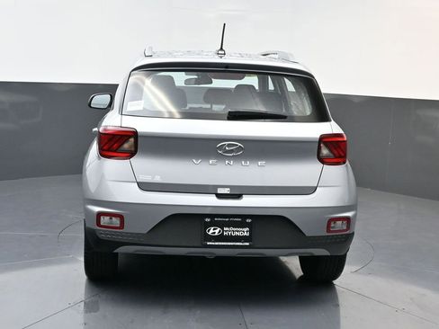 Certified 2025 Hyundai Venue SEL image 5