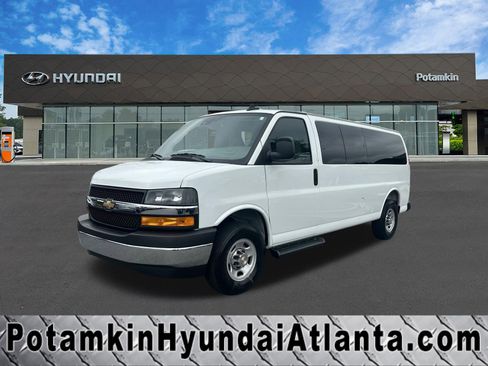 Used 2025 Chevrolet Express 3500 LT w/ LT Preferred Equipment Group RWD image 1
