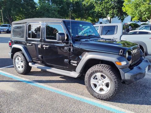 Used 2018 Jeep Wrangler Unlimited Sport S AWD/4WD image 2