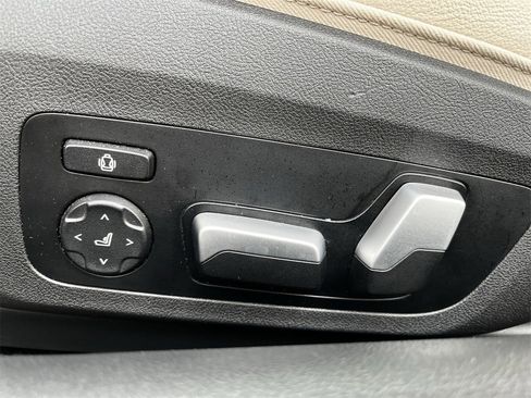 Used 2024 BMW M440i Coupe w/ Premium Package image 25