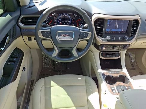 Used 2022 GMC Acadia Denali w/ Denali Ultimate Package FWD image 11