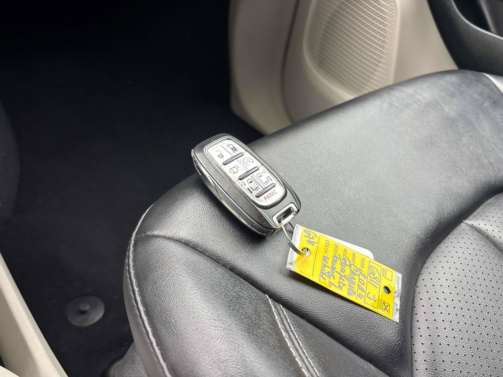 Used 2024 Chrysler Pacifica Touring-L FWD image 31