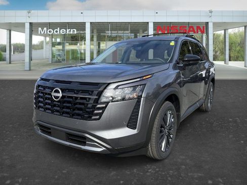 New 2026 Nissan Pathfinder SL image 3