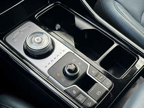 Certified 2025 Kia Sorento SX Prestige image 22