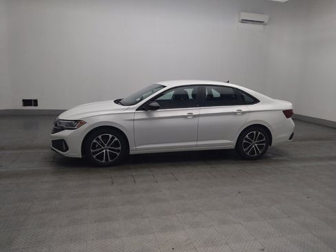 Used 2024 Volkswagen Jetta Sport FWD image 2
