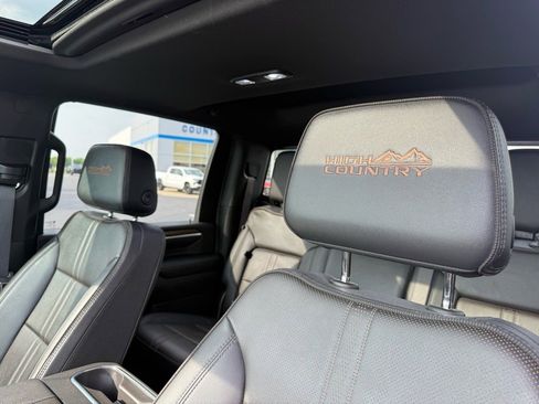 Used 2025 Chevrolet Silverado 2500 High Country w/ High Country Premium Package image 18