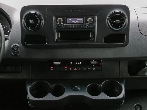 Used 2020 Mercedes-Benz Sprinter 2500 image 11