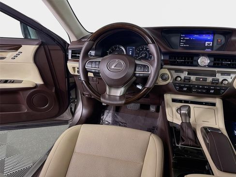 Used 2017 Lexus ES 350 w/ Navigation System Package FWD image 23