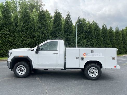 New 2024 GMC Sierra 3500 Pro w/ Convenience Package image 8