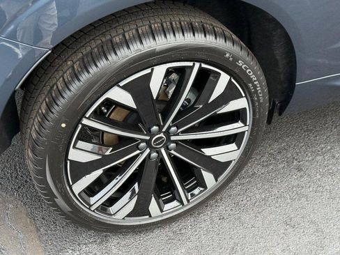 New 2026 Volvo XC60 B5 Ultra w/ Climate Package image 4