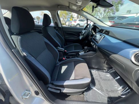 Used 2025 Nissan Versa SV FWD image 41