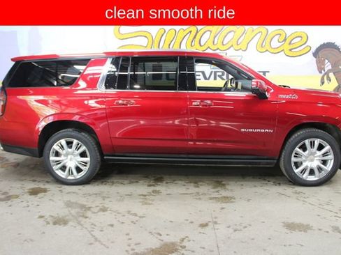 Used 2022 Chevrolet Suburban High Country AWD/4WD image 1