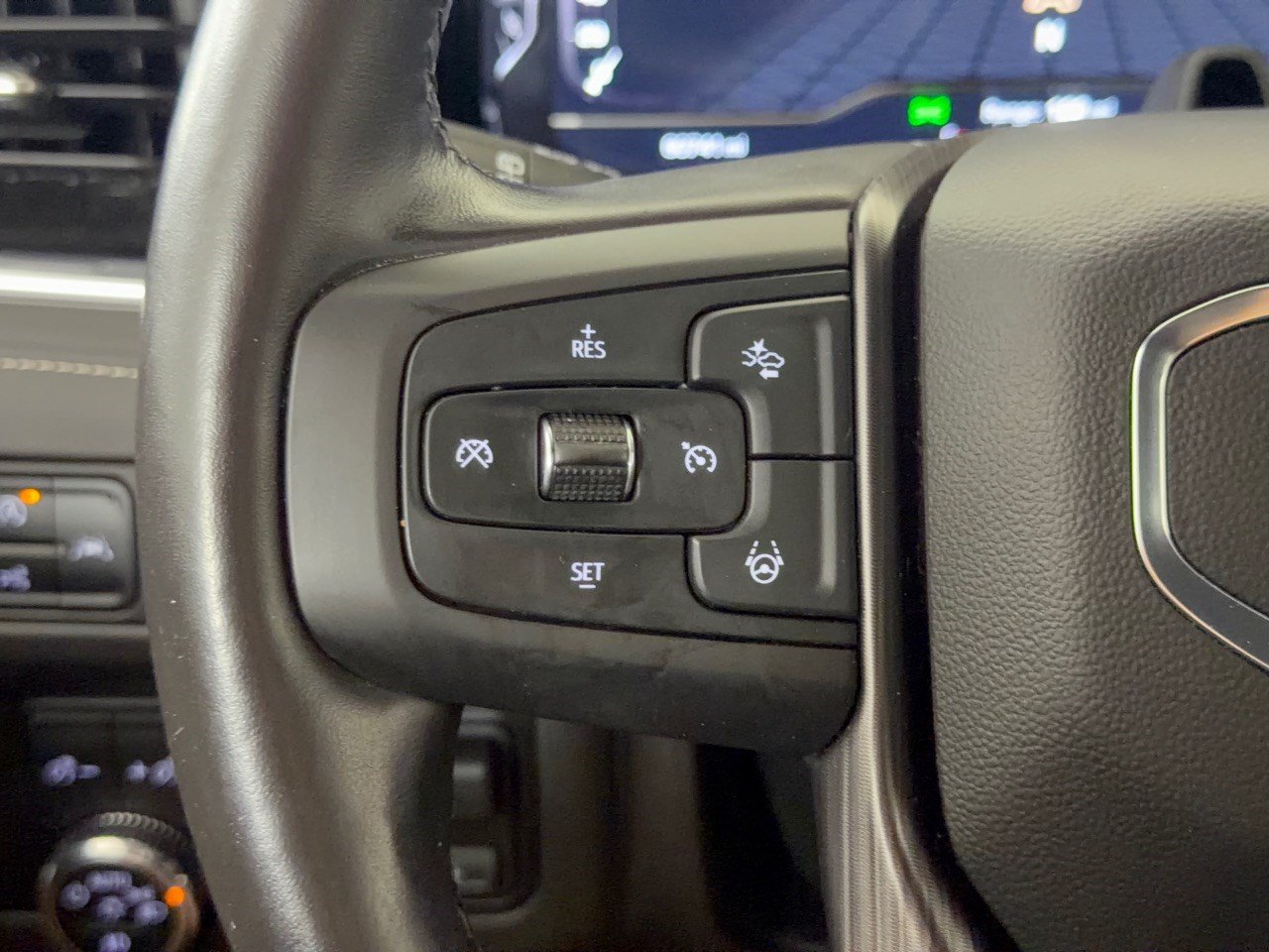 Used 2023 GMC Yukon Denali Ultimate w/ LPO, Floor Liner Package AWD/4WD image 18