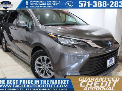 Used 2023 Toyota Sienna LE w/ LE Plus Package