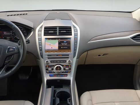 Used 2019 Lincoln MKZ Reserve FWD image 22