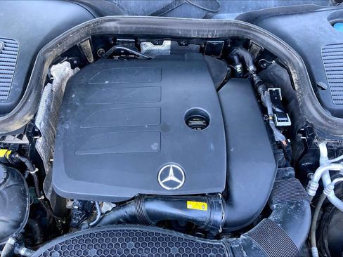 Used 2023 Mercedes-Benz GLC 300 4MATIC Coupe image 33