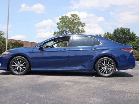 Used 2024 Toyota Camry XLE FWD image 2